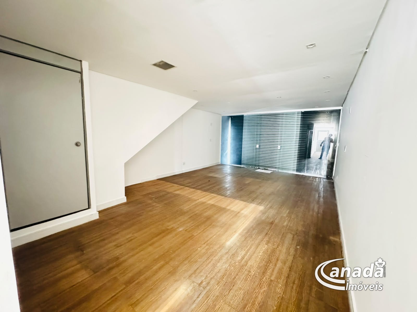 Imóvel Comercial com 6 salas em Osasco